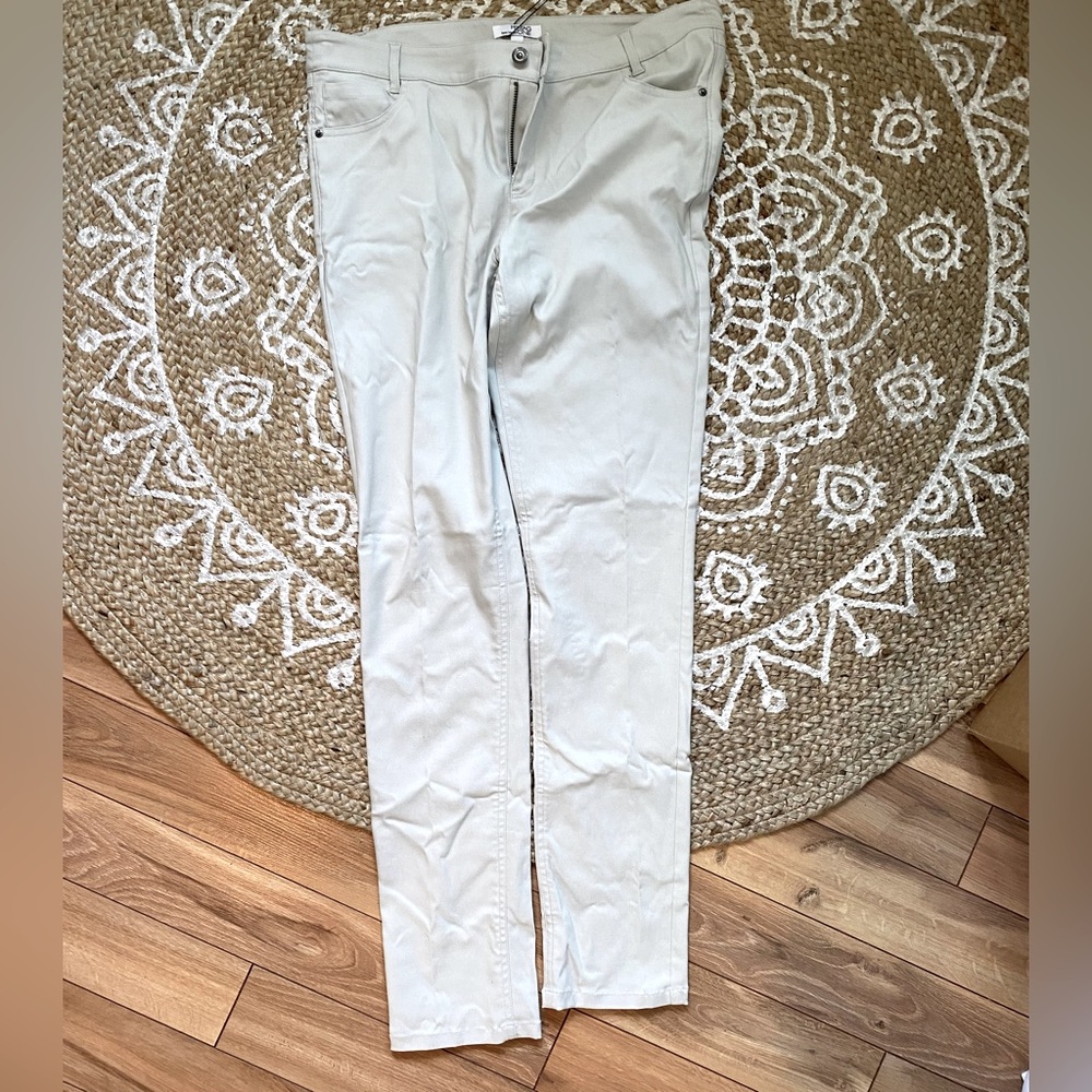 Skinny cream pants NWT size large